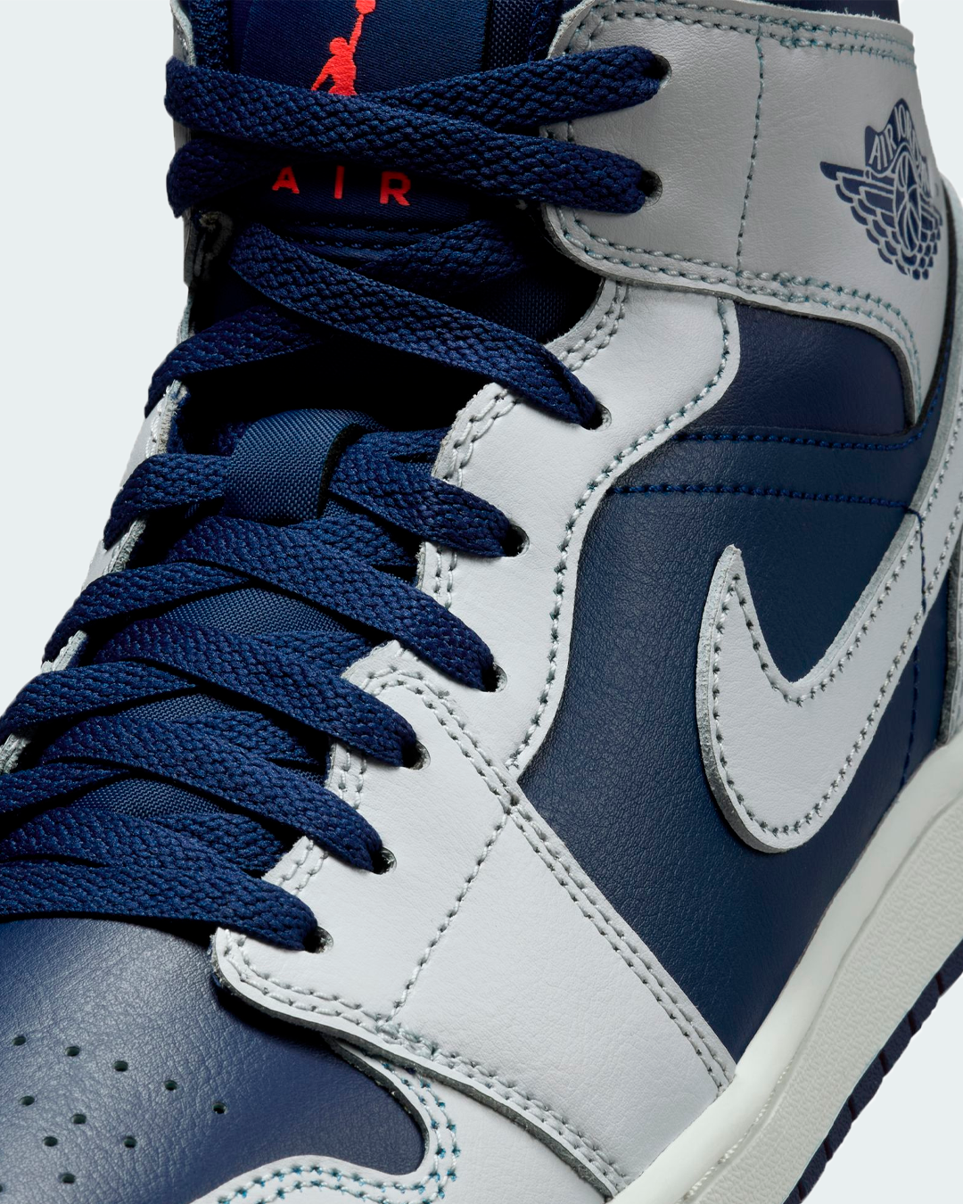 Tenis Nike Air Jordan 1 Mid Hombre